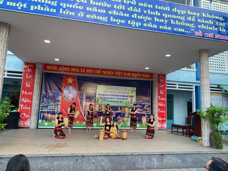 Trường Tiểu học Đoàn Thị Điểm