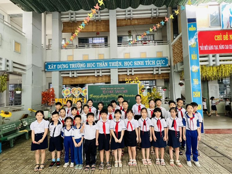 Trường Tiểu học Hồ Văn Mên