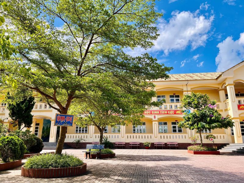 Trường Tiểu học Hoa Thành
