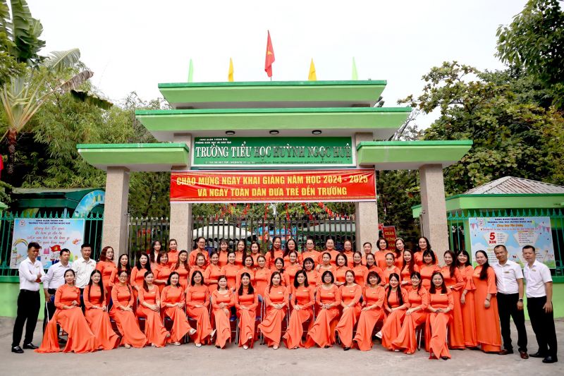 Trường Tiểu học Huỳnh Ngọc Huệ