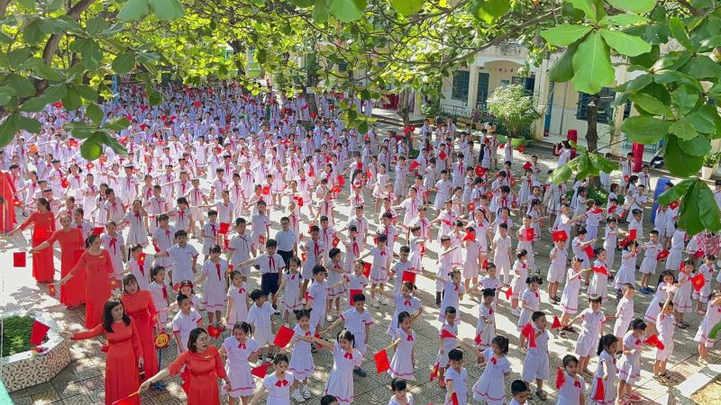 Trường Tiểu học Huỳnh Ngọc Huệ