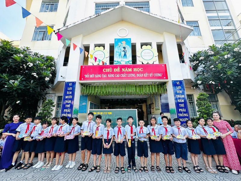 Trường Tiểu học Lý Tự Trọng