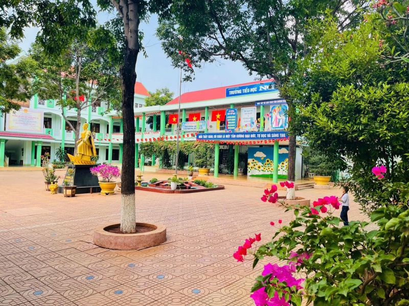 Trường tiểu học Ngô Quyền
