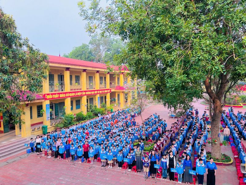 Trường Tiểu học Phú Cường