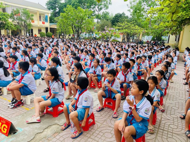 Trường Tiểu học Quỳnh Hồng