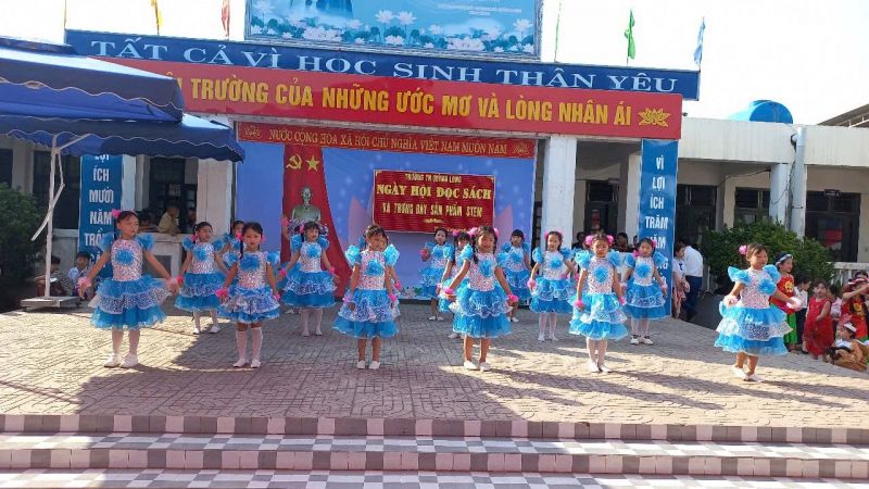 Trường Tiểu học Quỳnh Long