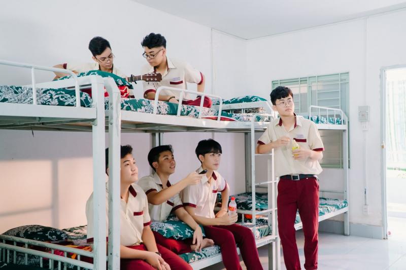 Trường THCS - THPT Hoa Sen