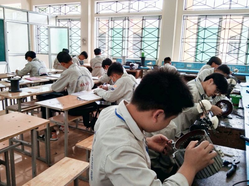 Trường trung cấp nghề tổng hợp Hà Nội