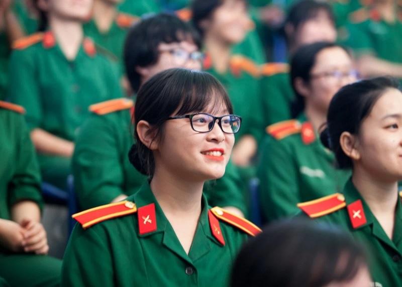 Tự hào với bạn bè