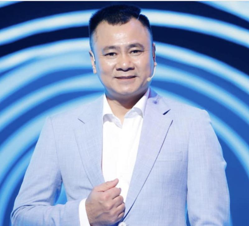 Nghệ sĩ Tự Long