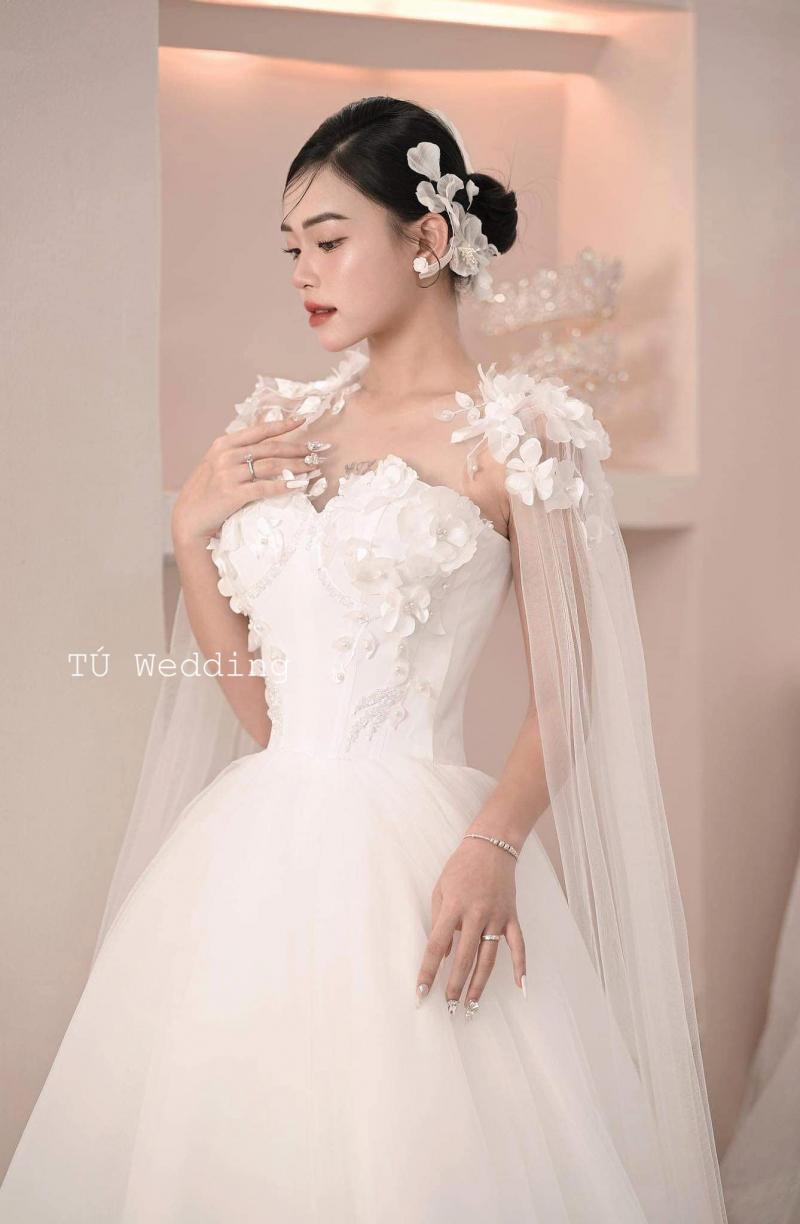Tú Wedding