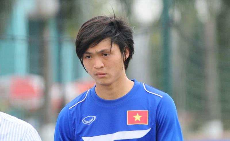Khuôn mặt lạnh lùng của Tuấn Anh