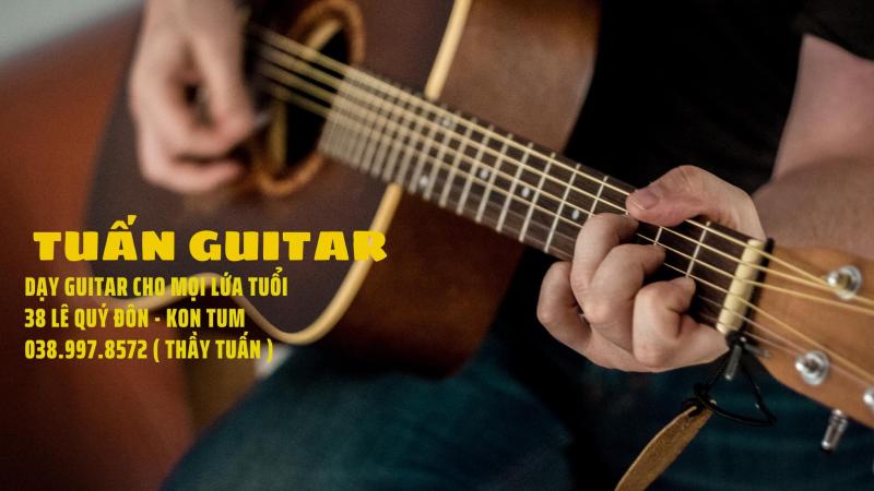 Thầy Tuấn Guitar