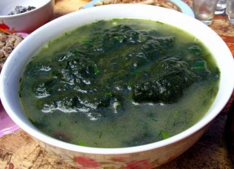Bát canh rêu đá của người Thái