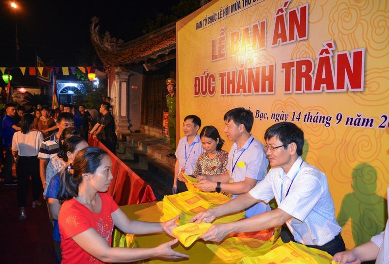 Lễ ban Ấn Đức Thánh Trần hàng năm
