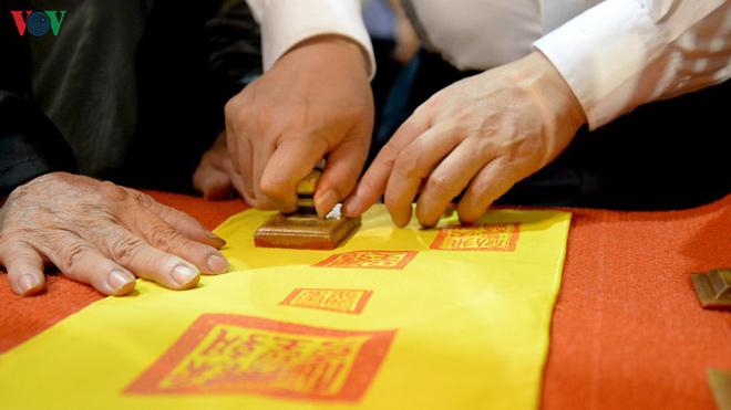Lễ ban Ấn Đức Thánh Trần hàng năm