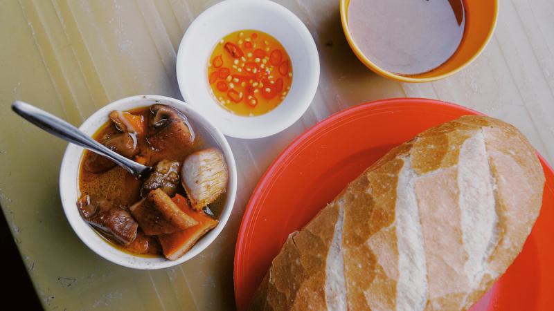 Tuk Tuk - Gỏi Đu Đu Thái & Phá Lấu
