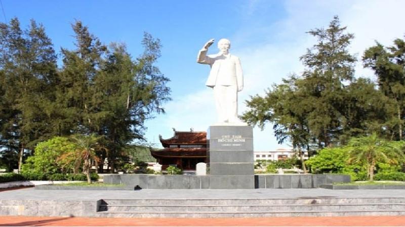 Tượng Bác Hồ