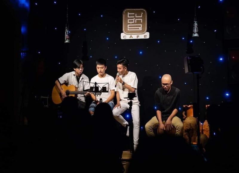 Tượng Cafe Acoustic