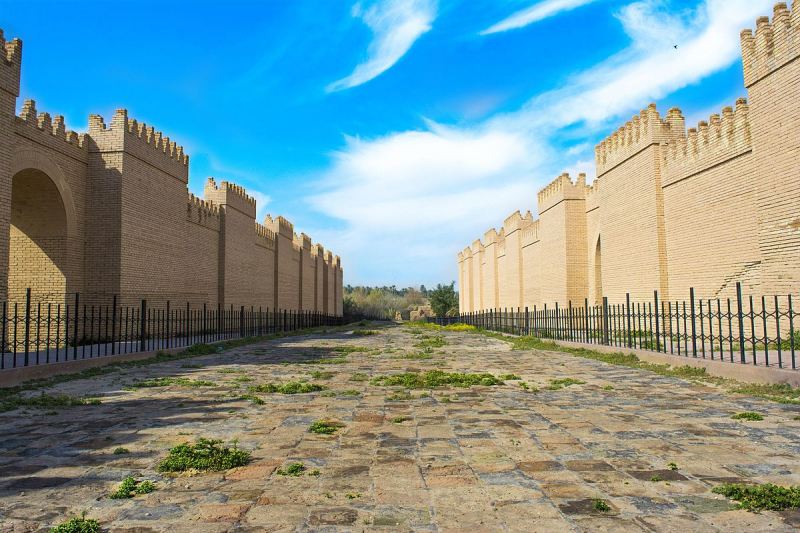 Tường của Babylon, Irac