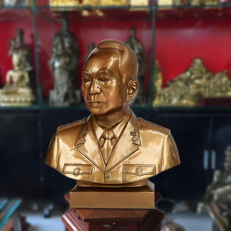 Tượng Đại Tướng Võ Nguyên Giáp