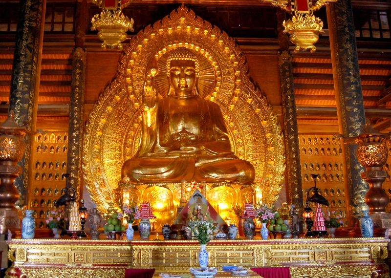 Tượng Phật bằng đồng dát vàng lớn nhất châu Á