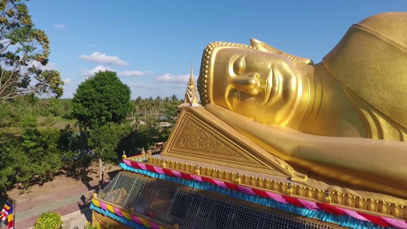 Tượng Phật Nhập Niết Bàn, thuộc chùa Vàm Ray, Trà Vinh