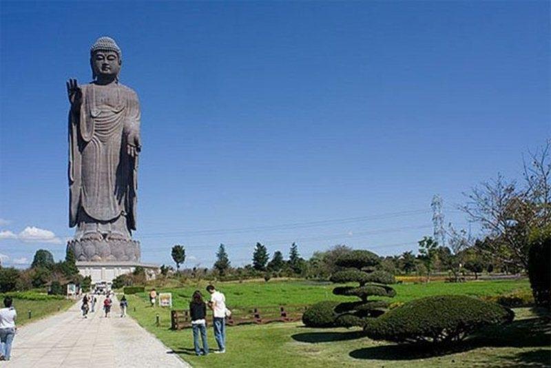 Tượng phật Ushiku Daibutsu
