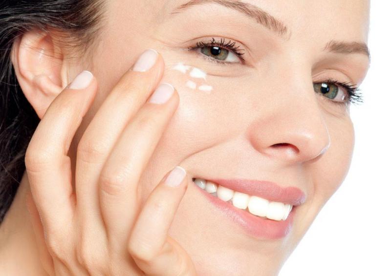 Bôi dưỡng mắt phù hợp