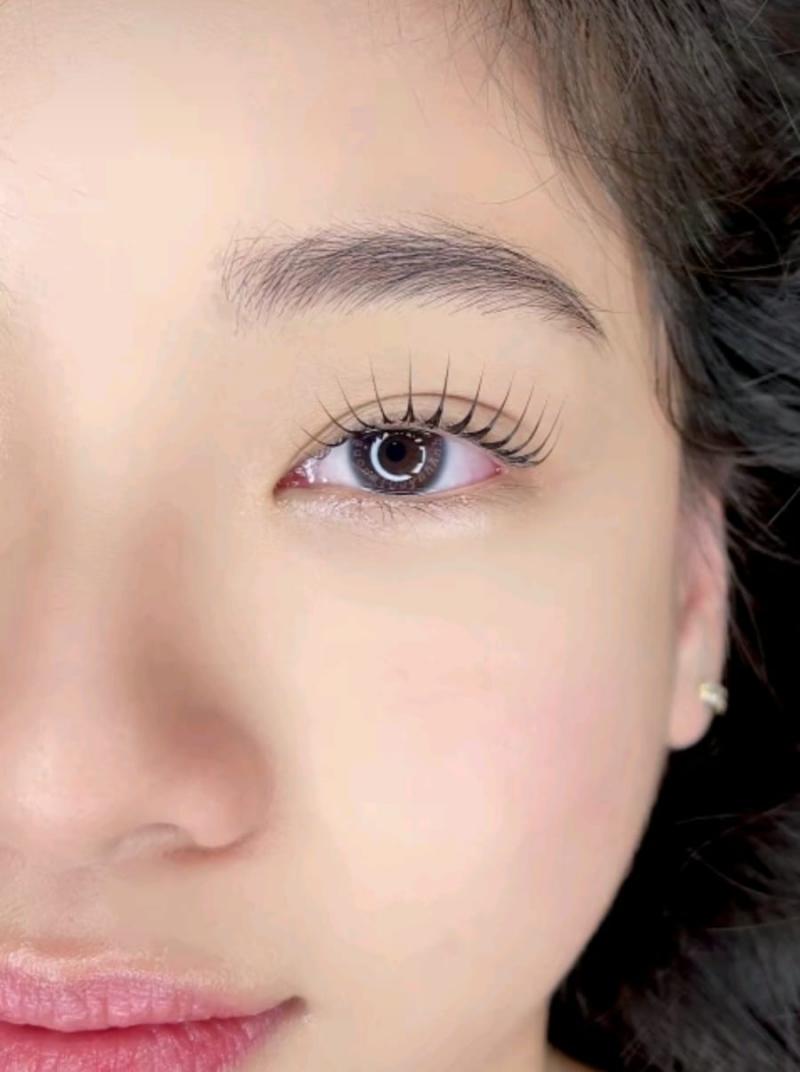 Tuyết Linh Nối Mi