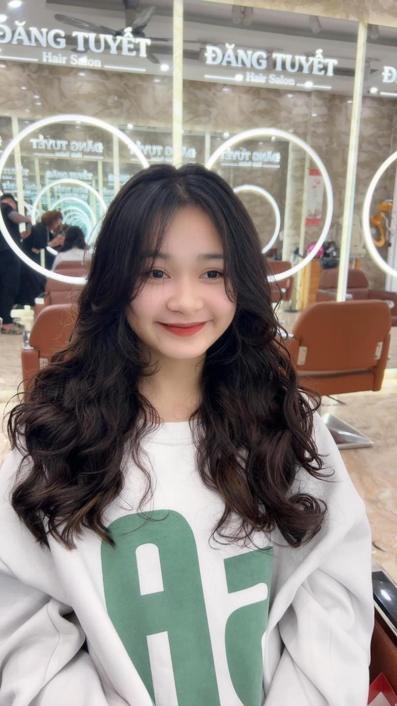 Tuyết Tuyết Hairsalon