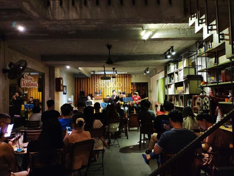 Ừ Thì Cafe