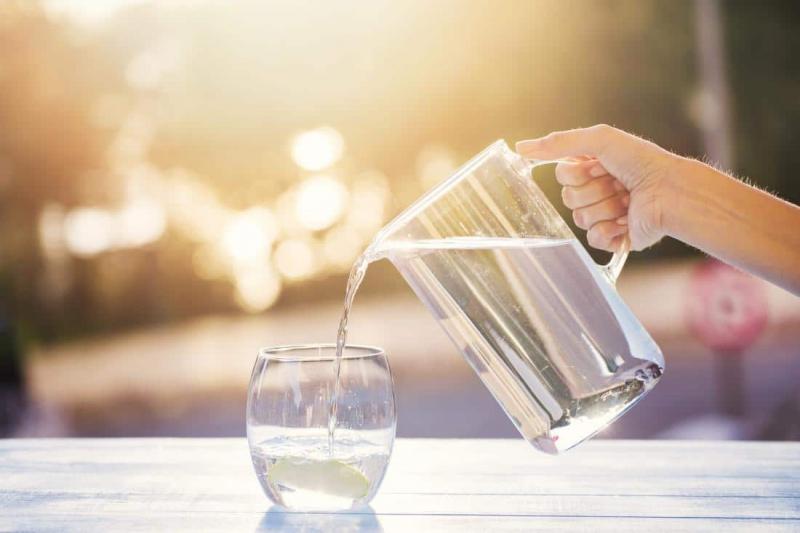 Uống thật nhiều nước mỗi ngày