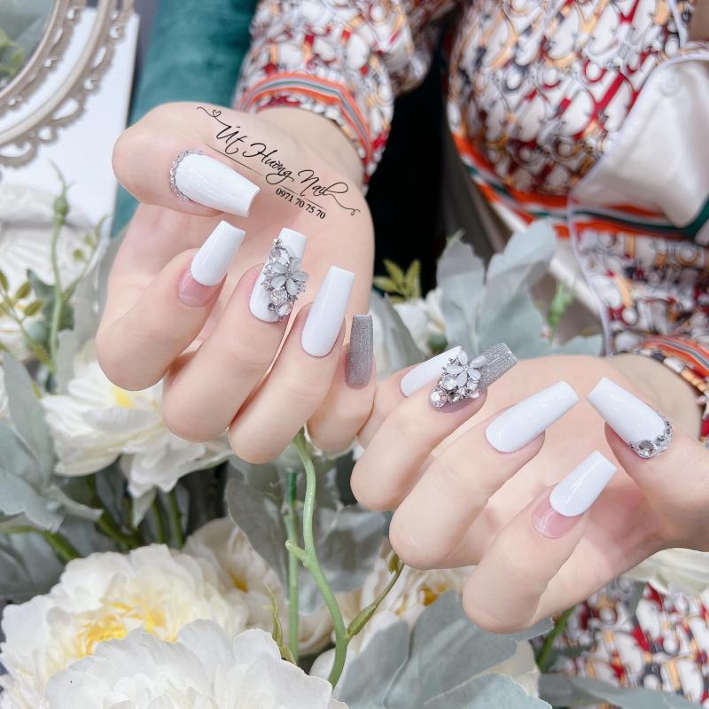Út Hường Nail cùng chất liệu sơn tốt, kỹ thuật vẽ điêu luyện và sự tỉ mỉ, cẩn thận