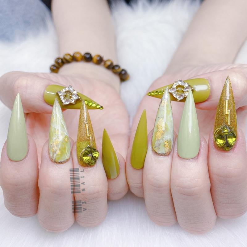 V3 Nails