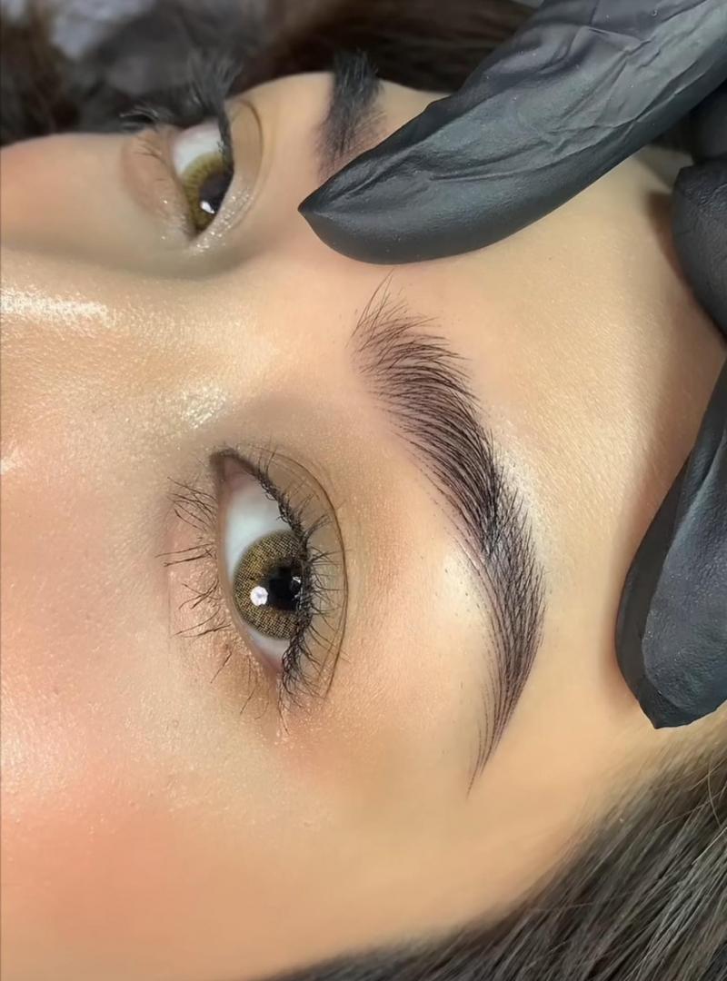 VAN CHI EYEBROWS & BEAUTY