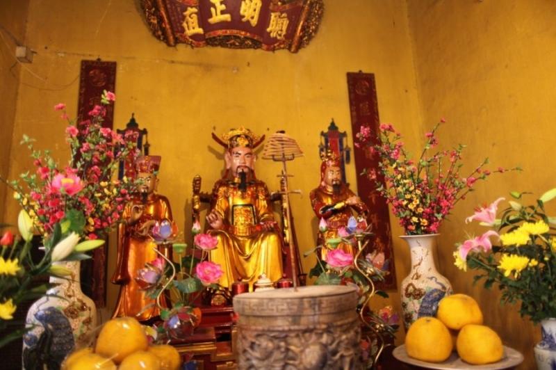 Bàn thờ Đức Ông tại Chùa Quán Sứ, Hà Nội