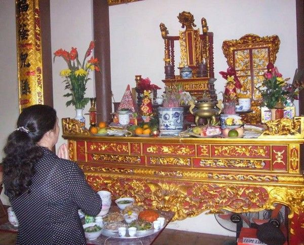 Ảnh minh họa khấn Thần Linh trong nhà ngày mồng 1 Tết