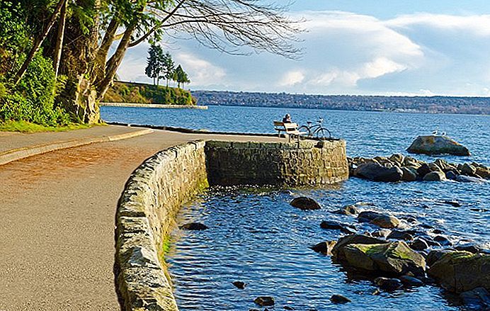 Con đường Seawall tại Stanley Park