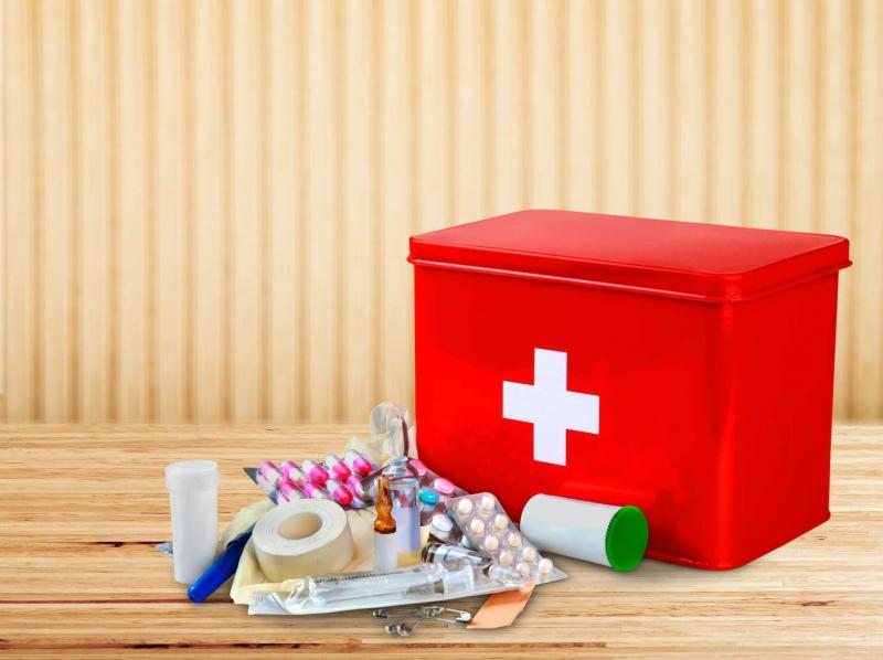Luôn phải có bộ sơ cứu và thuốc trong hành trang