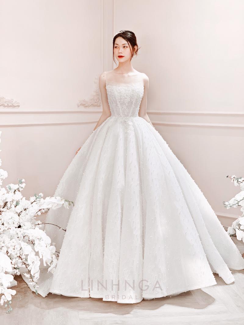 Váy cưới cúp ngực