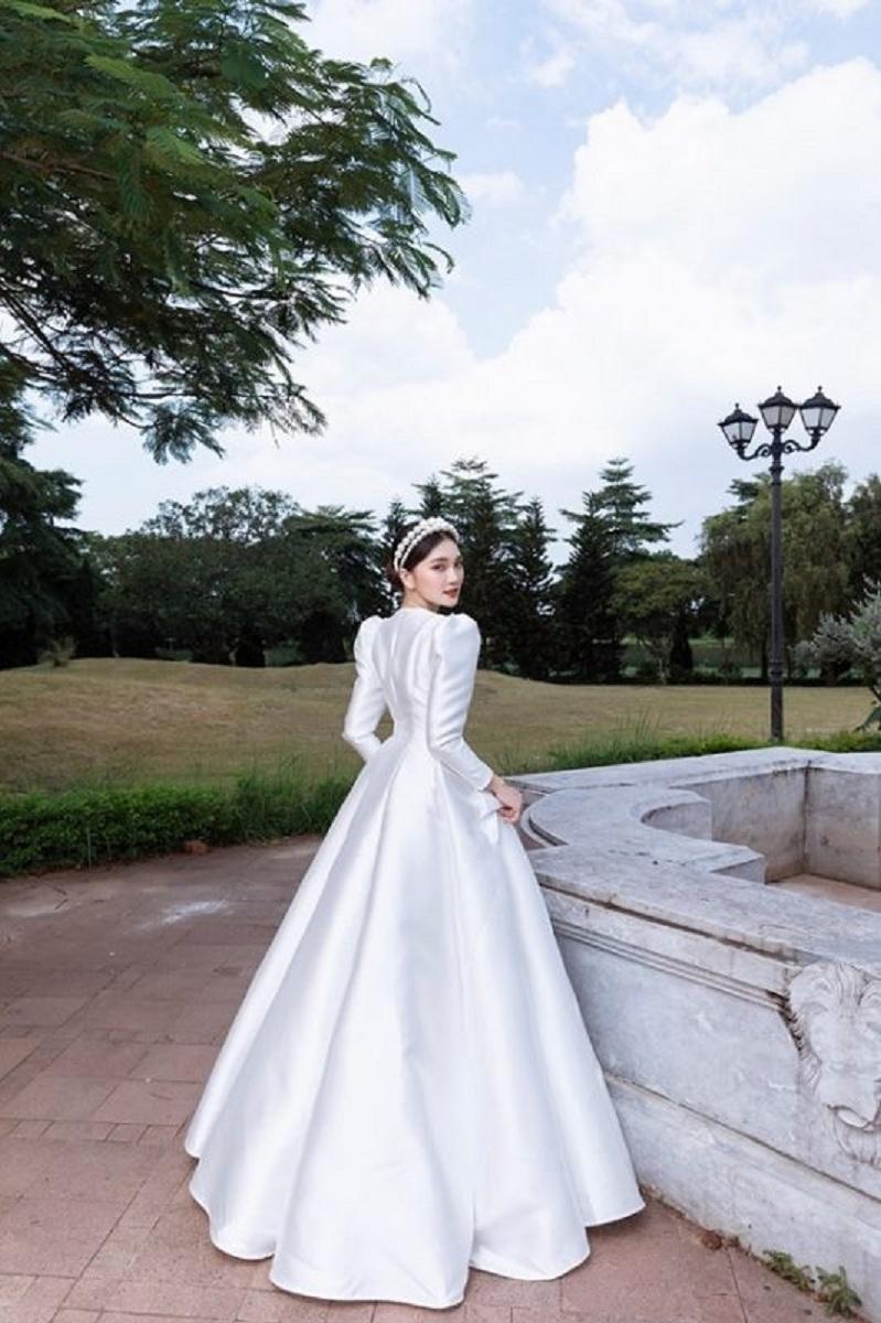 Váy cưới satin sang trọng