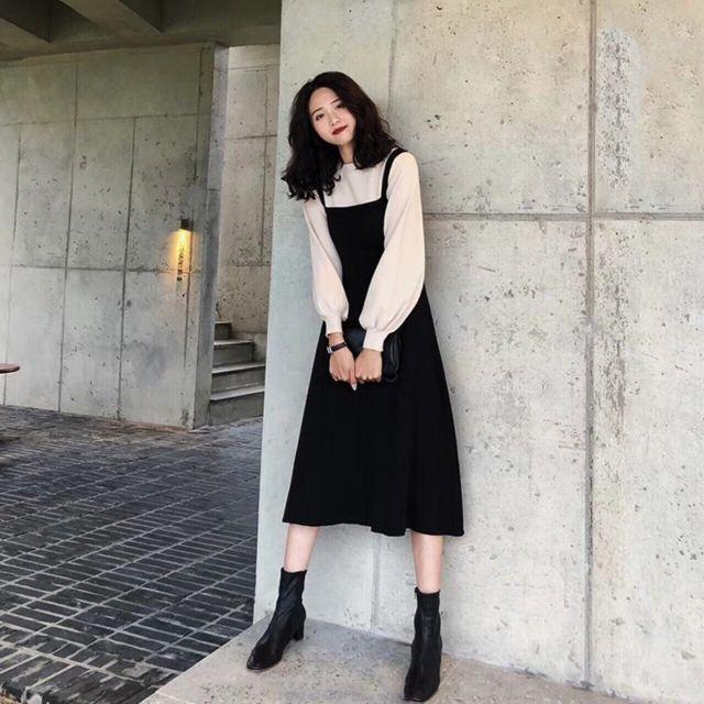 Váy yếm + len dài tay + slipon hoặc boot