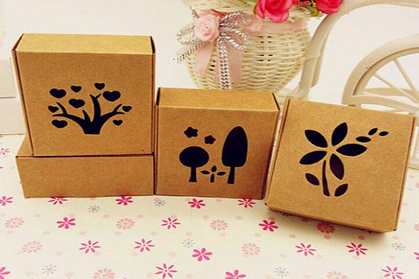 Vẽ với thùng carton