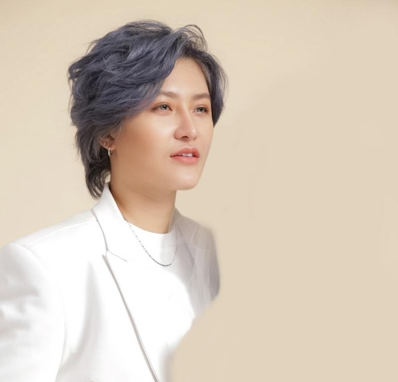 Vicky Nhung 'điển trai' cá tính
