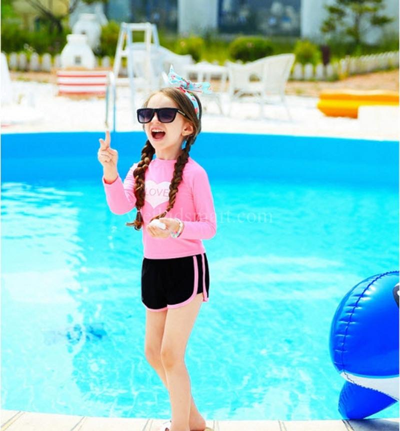 Bé của bạn sẽ thực sự nổi bật khi đi bơi với đồ bơi của Vietkidsmart