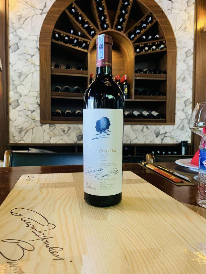 Vine Wine Store