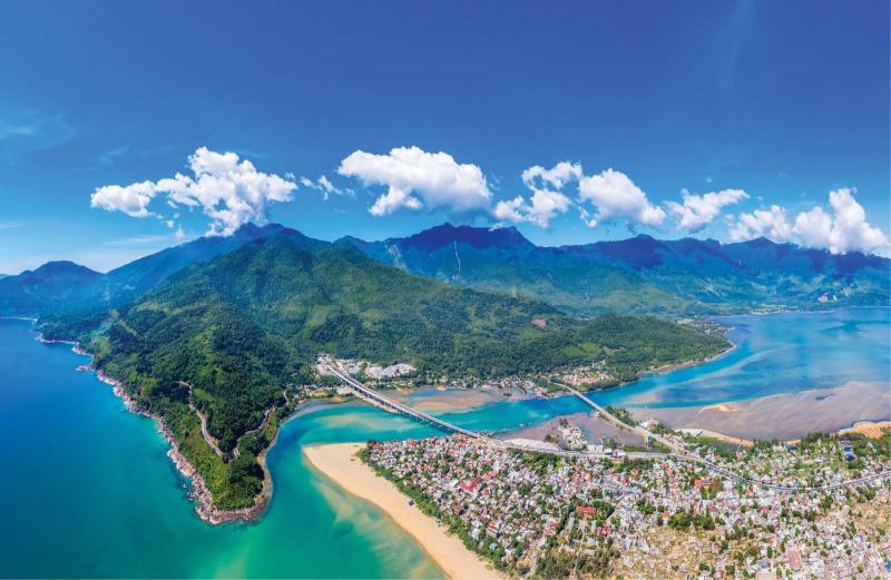 Vịnh biển Lăng Cô