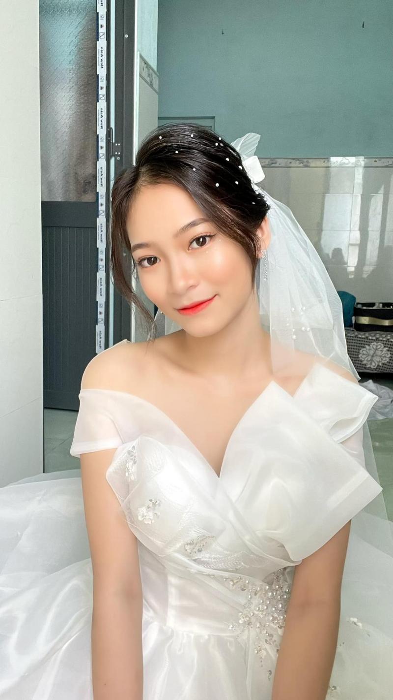 Võ Hạnh Make Up (Áo Cưới Ngọc Vinh)