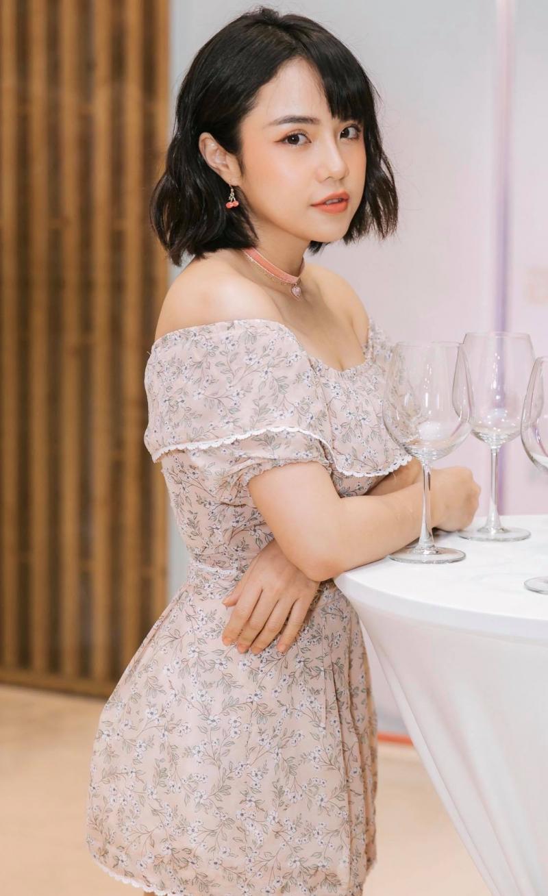 Với Anh